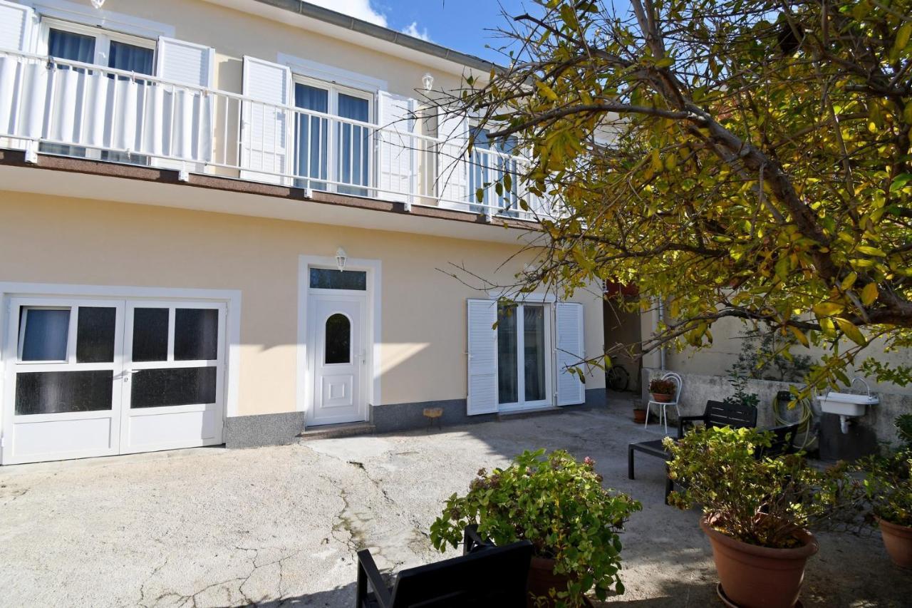 Apartment Frida Rab Banjol Екстериор снимка